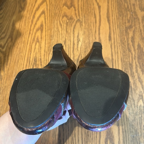 Vintage Maroon snake skin design kitten heel - Picture 7 of 7